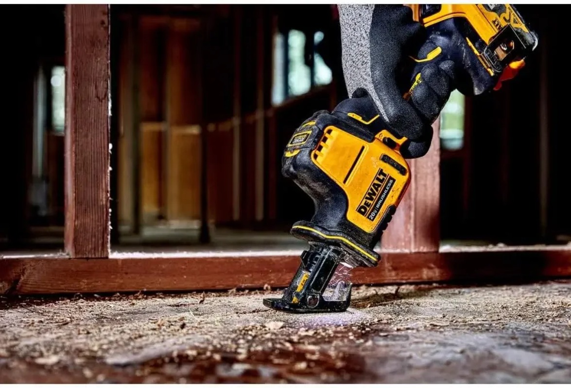 Scie sauteuse DEWALT DCS369 20 - Metal Saw Reciprocating avis et prix
